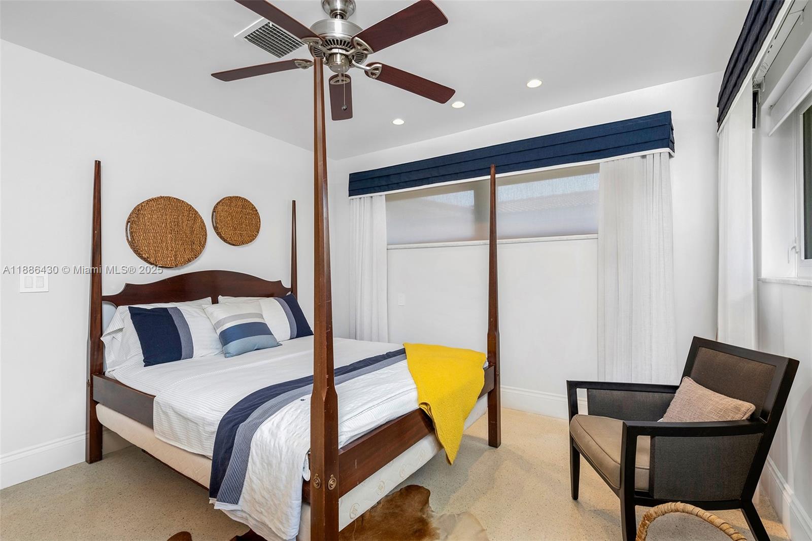 454 Tamarind Dr Hallandale Beach, FL 33009