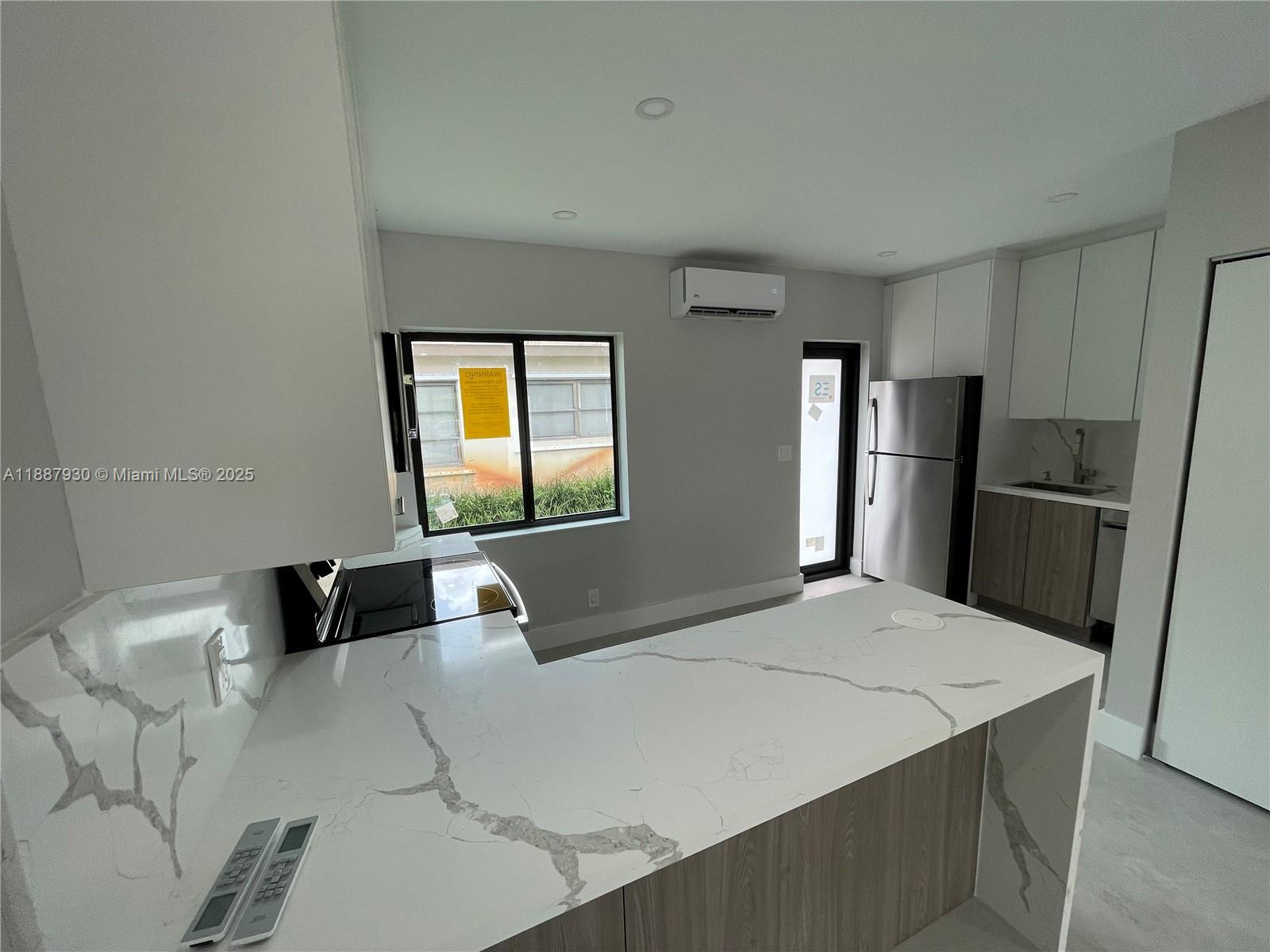 1050 NE 9th Ave #2