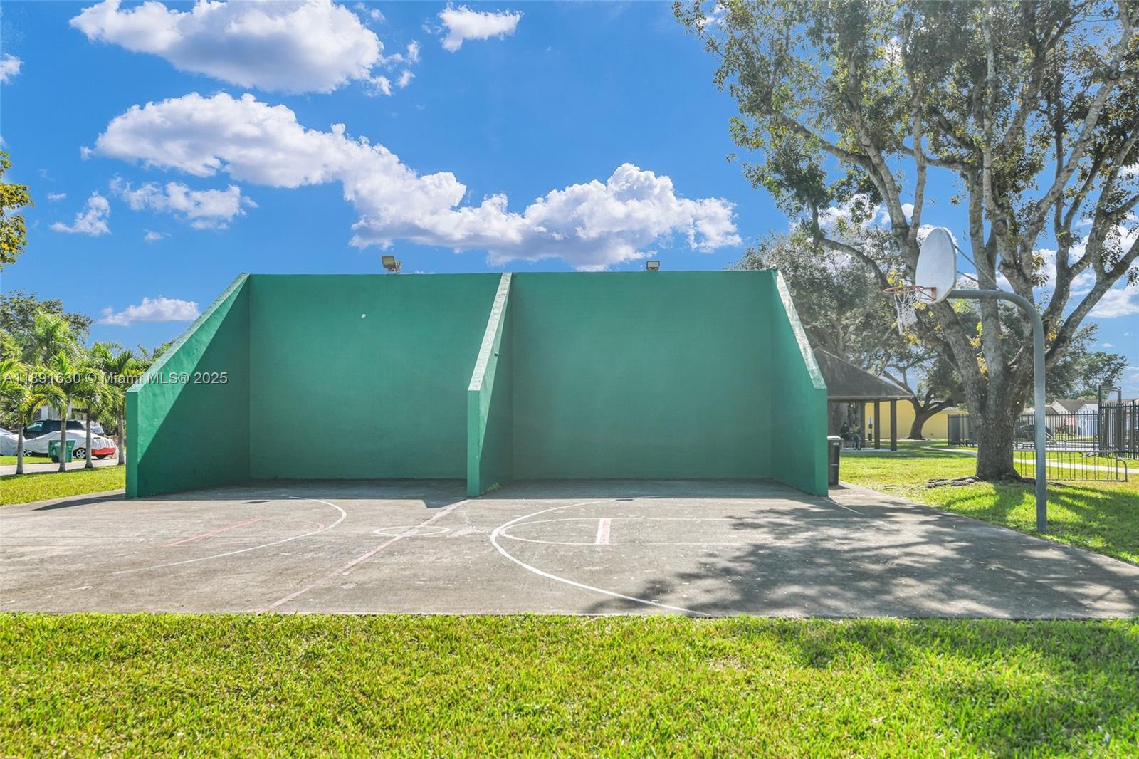 13520 SW 116th Ct Miami, FL 33176