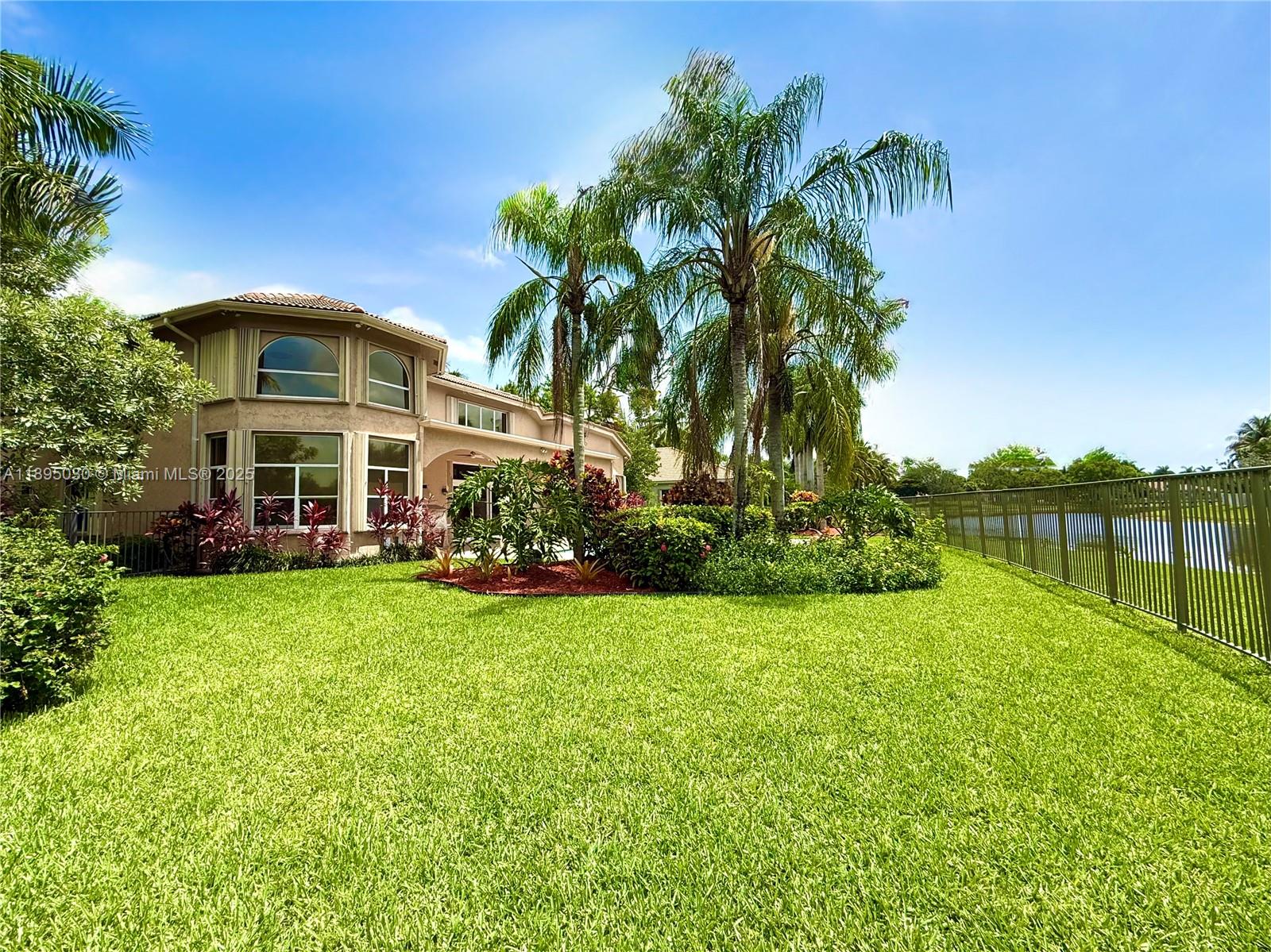 2547 Montclaire Cir #2547 Weston, FL 33327