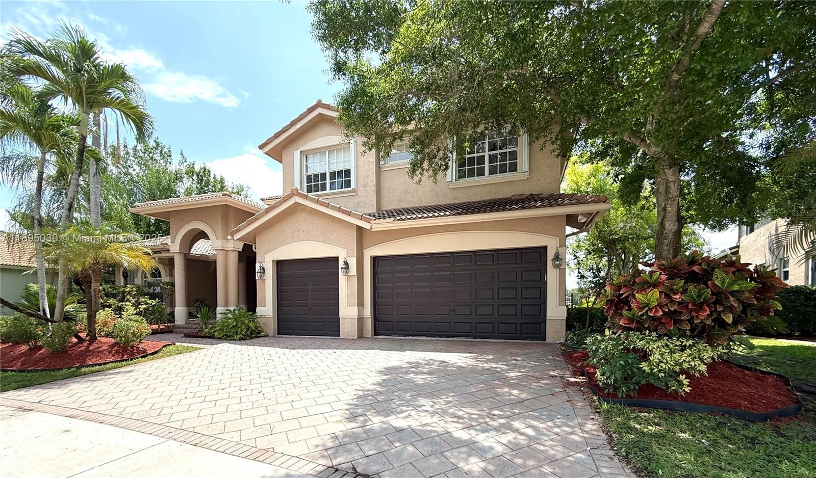 2547 Montclaire Cir #2547 Weston, FL 33327