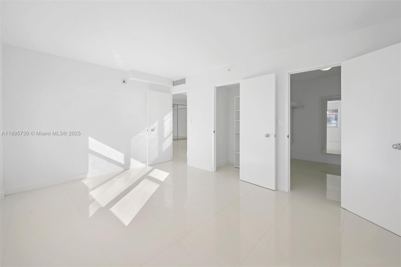 image Carlisle On The Ocean12