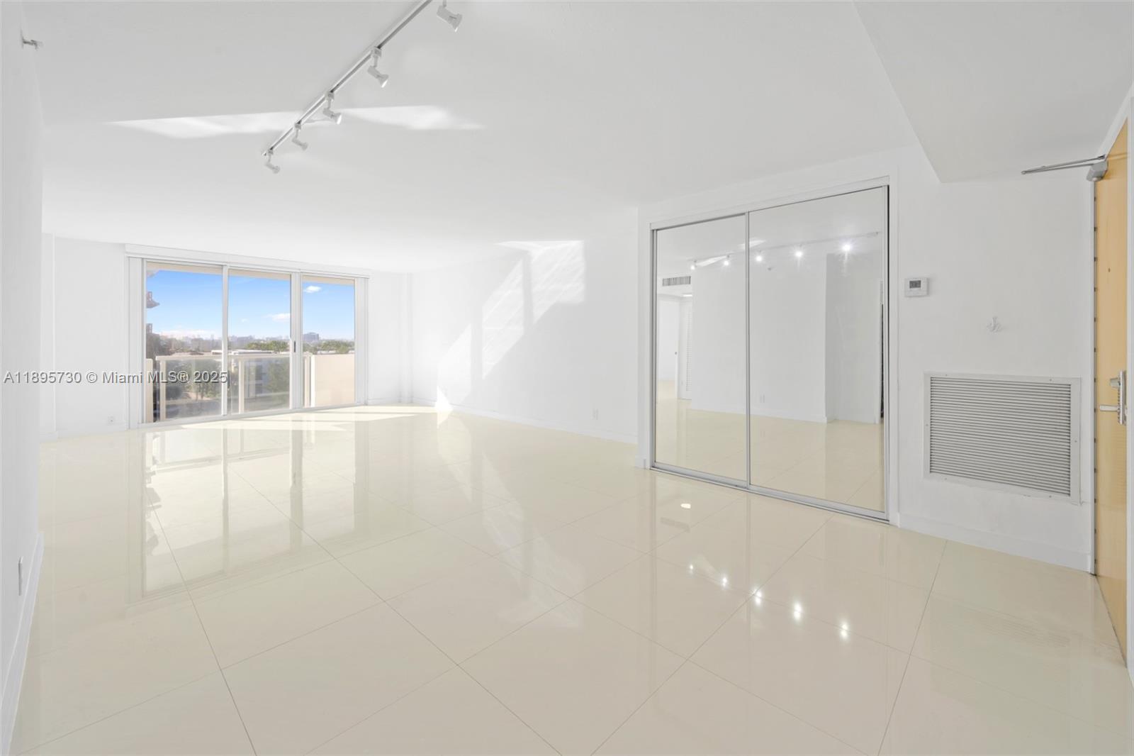 image Carlisle On The Ocean19