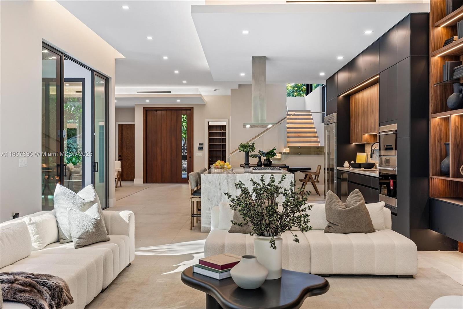 2805 Freeman St Miami, FL 33133