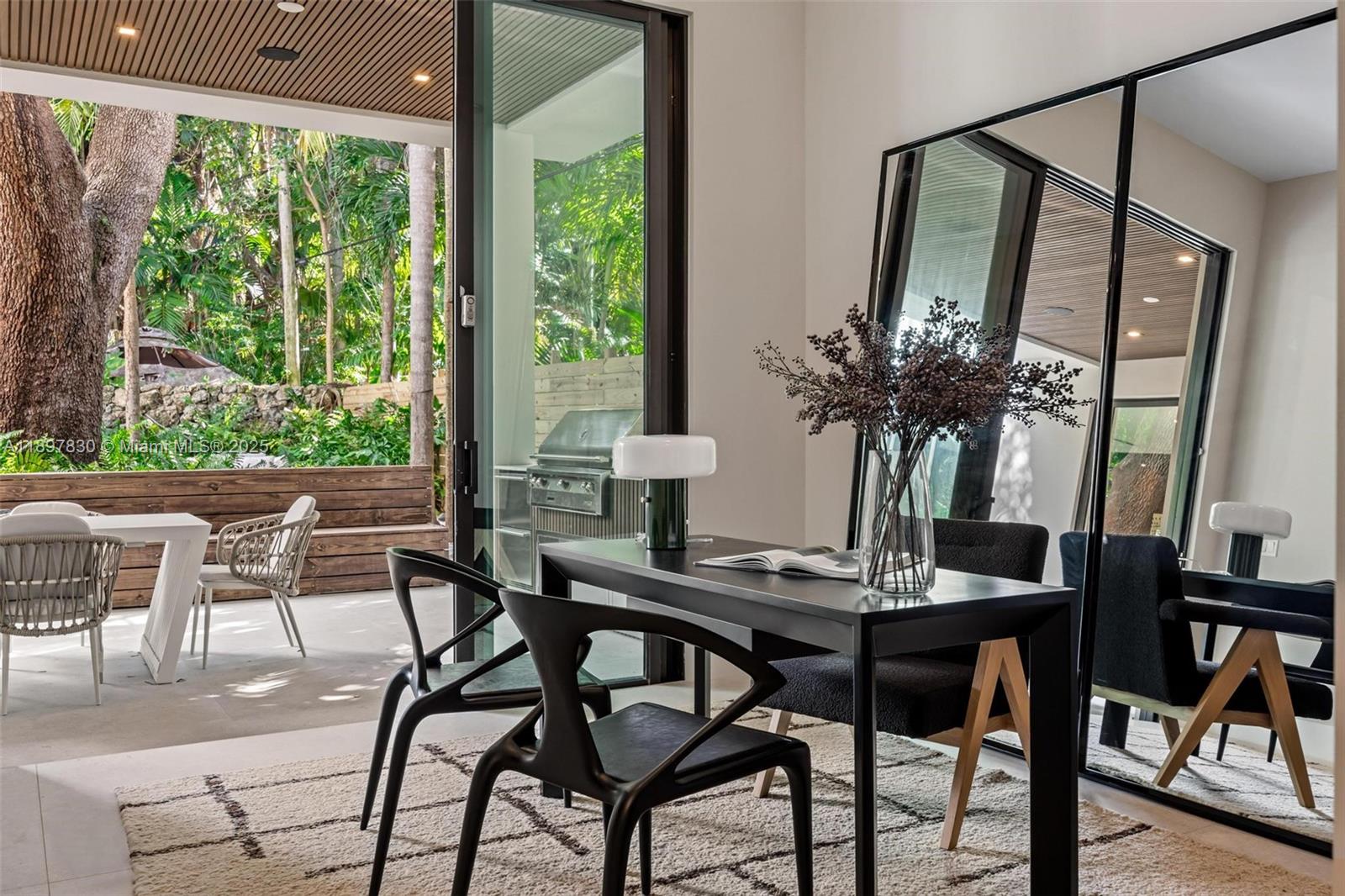 2805 Freeman St Miami, FL 33133