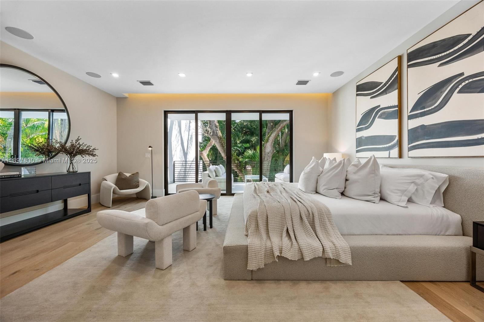 2805 Freeman St Miami, FL 33133