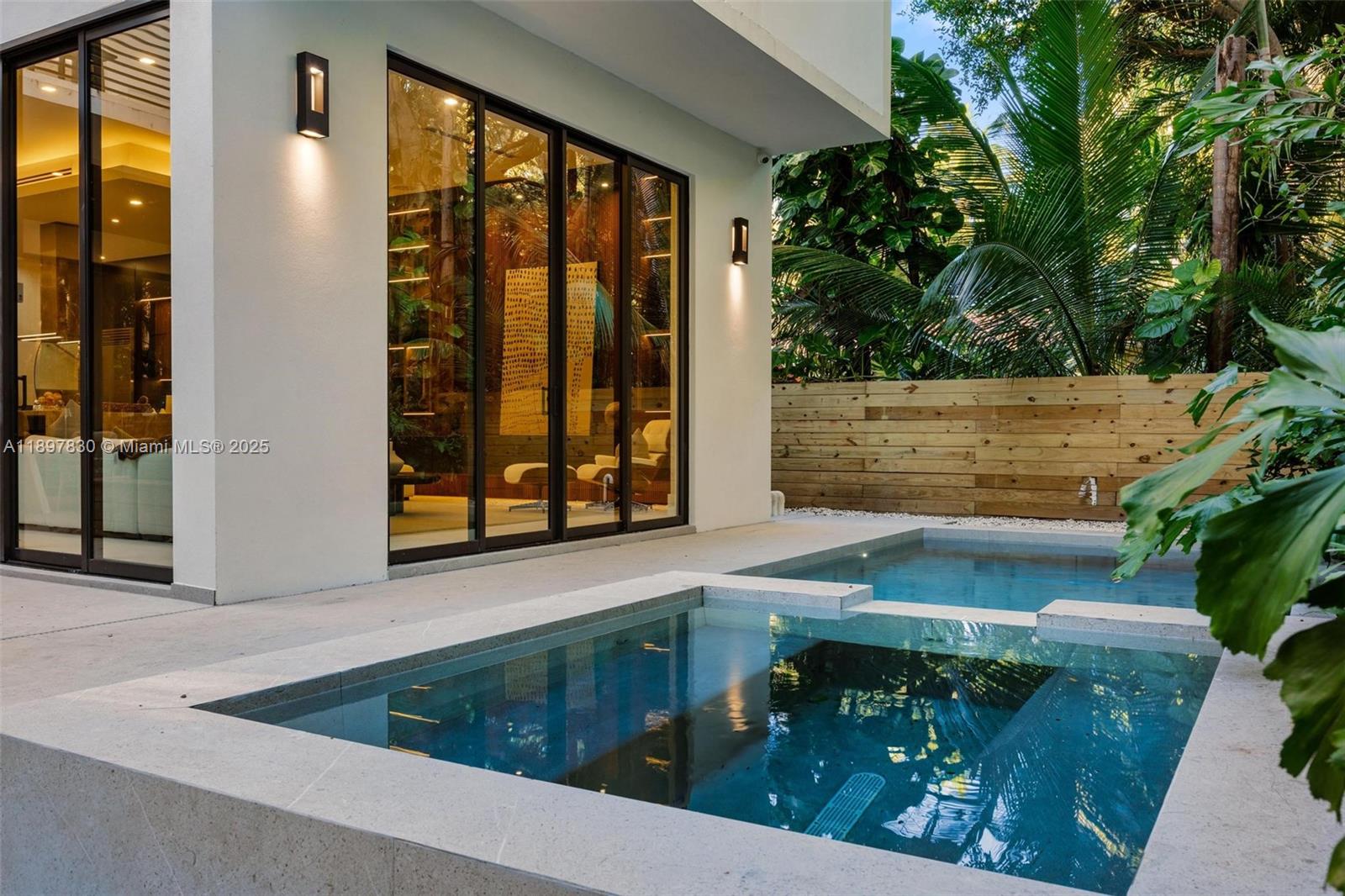 2805 Freeman St Miami, FL 33133