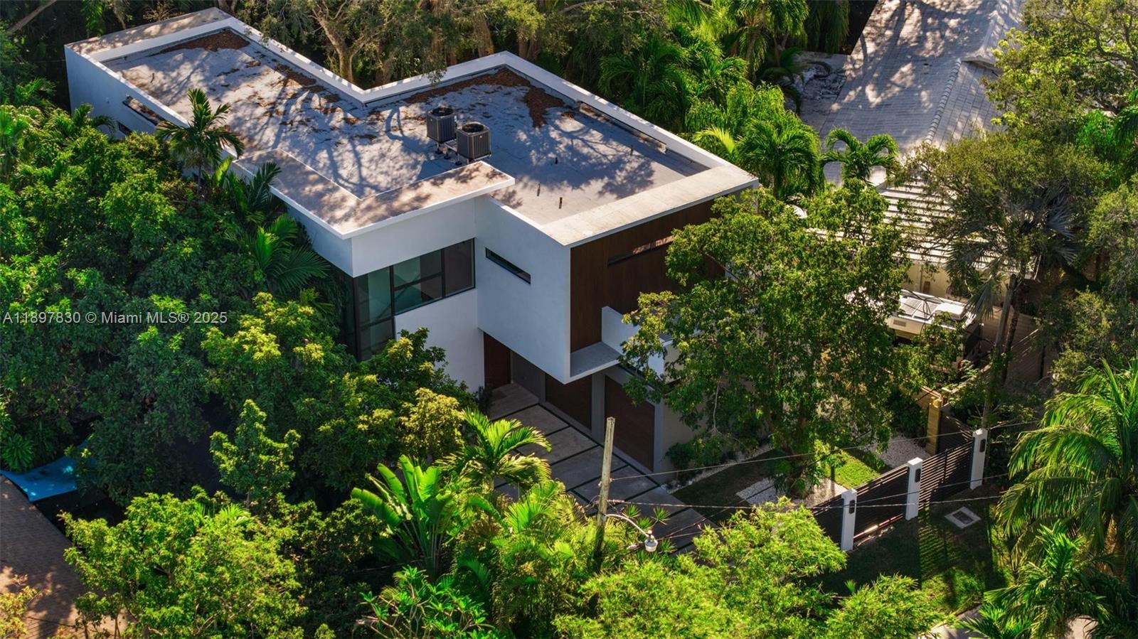 2805 Freeman St Miami, FL 33133