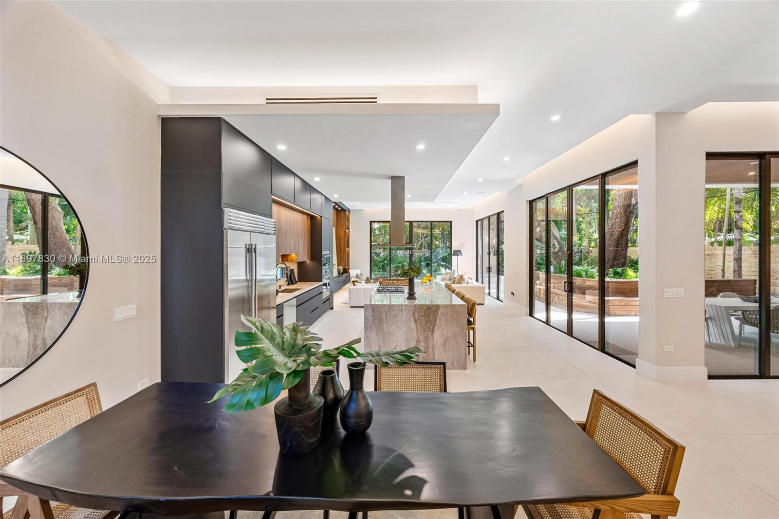 2805 Freeman St Miami, FL 33133