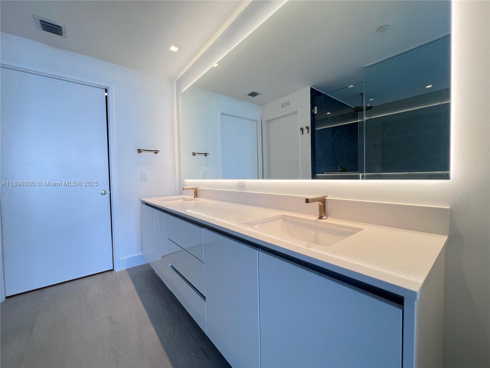 700 NE 24th St #5107 Miami, FL 33137