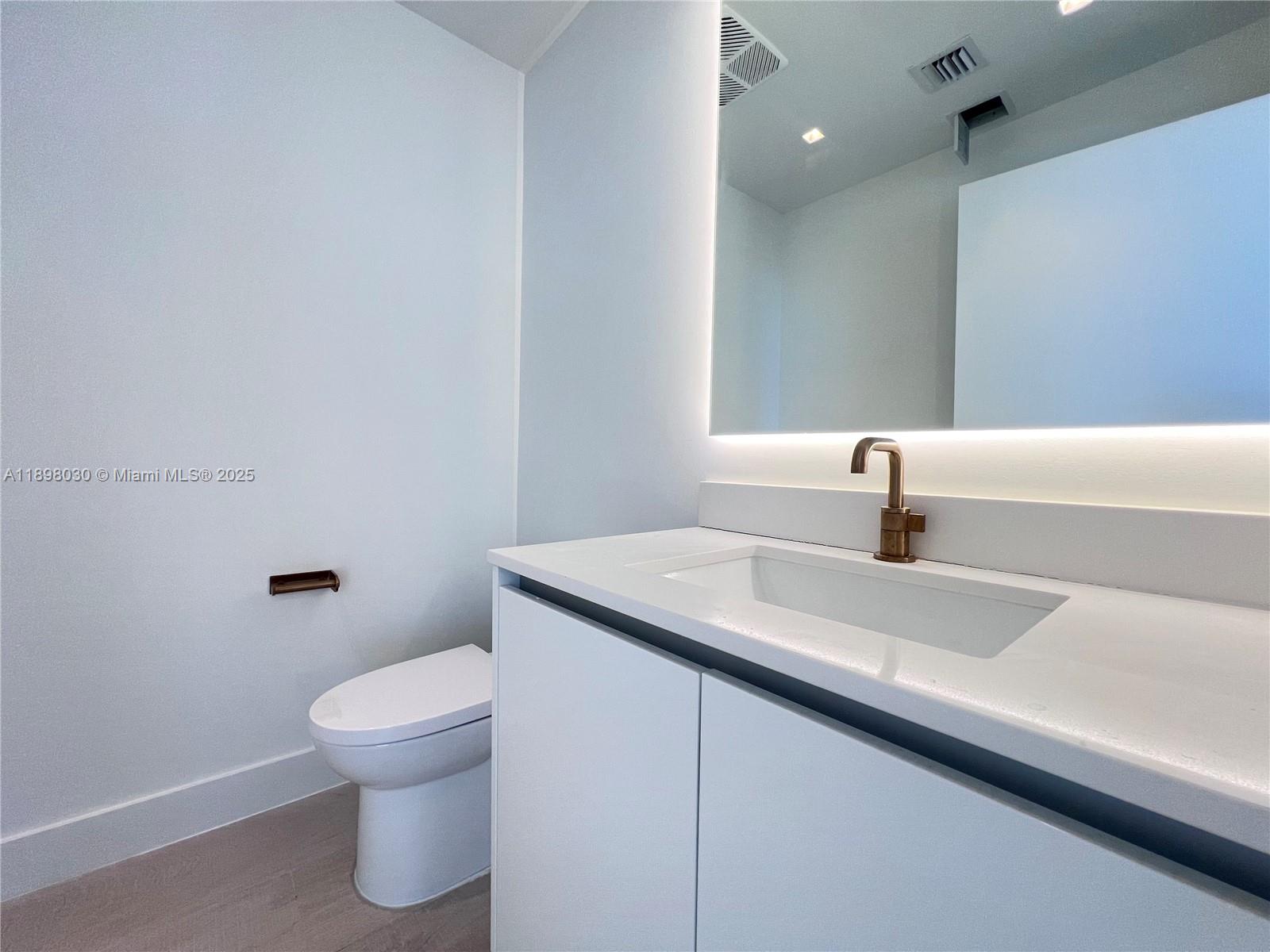 700 NE 24th St #5107 Miami, FL 33137