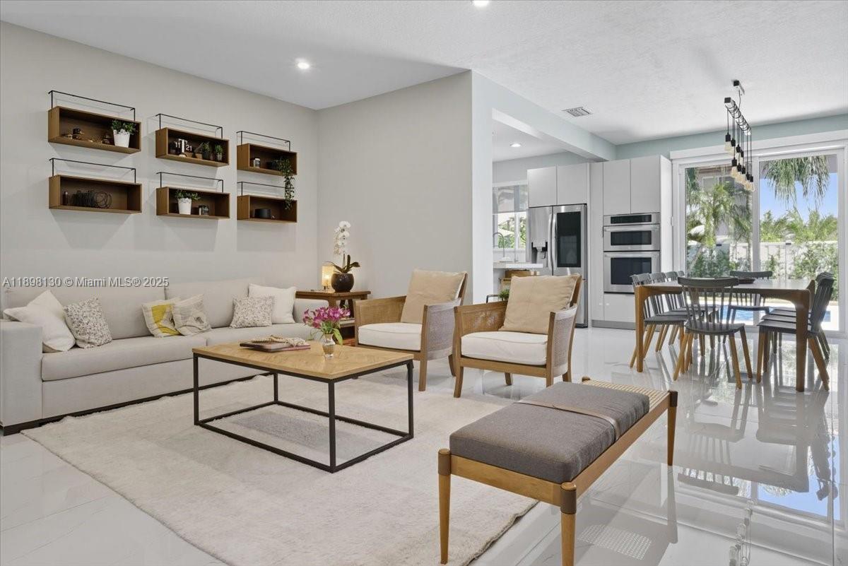 347 Fairmont Rd Weston, FL 33326