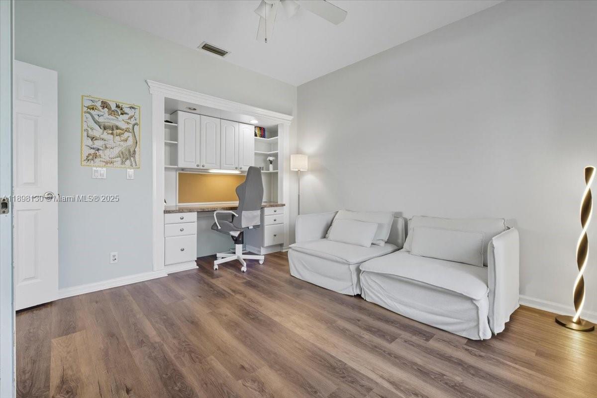 347 Fairmont Rd Weston, FL 33326