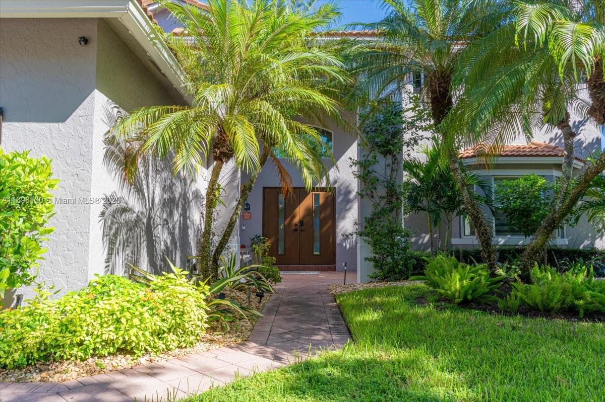 347 Fairmont Rd Weston, FL 33326