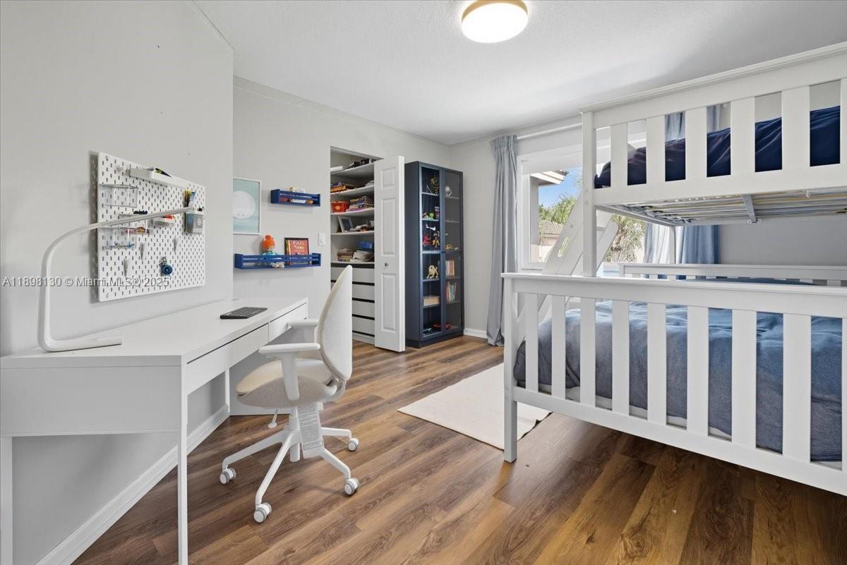 347 Fairmont Rd Weston, FL 33326