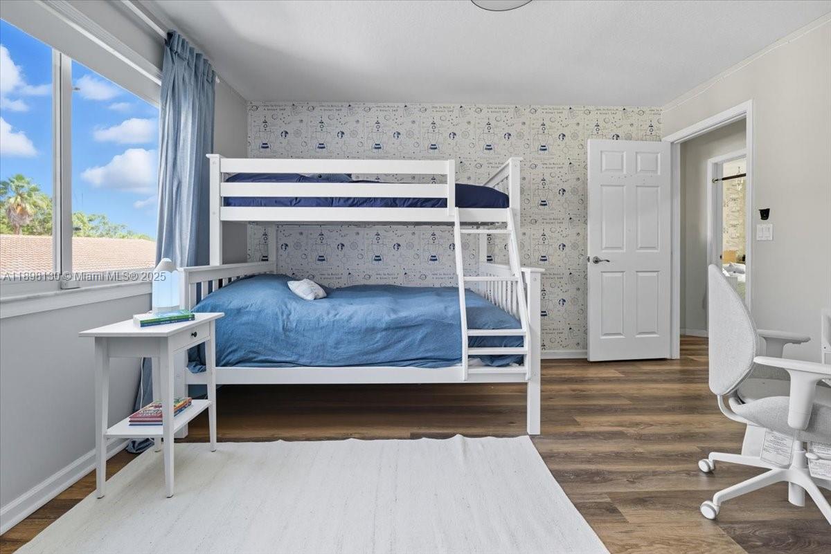 347 Fairmont Rd Weston, FL 33326