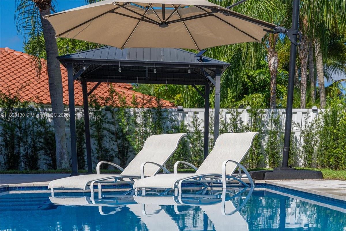 347 Fairmont Rd Weston, FL 33326