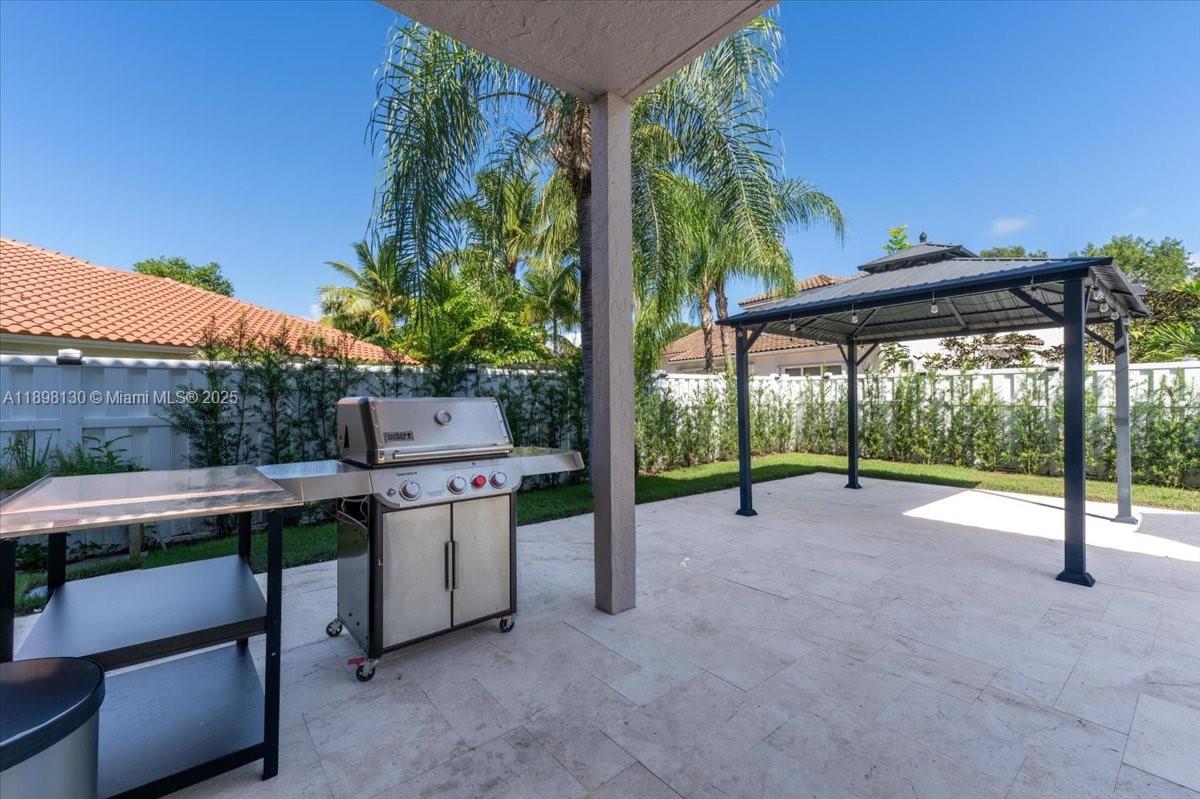 347 Fairmont Rd Weston, FL 33326