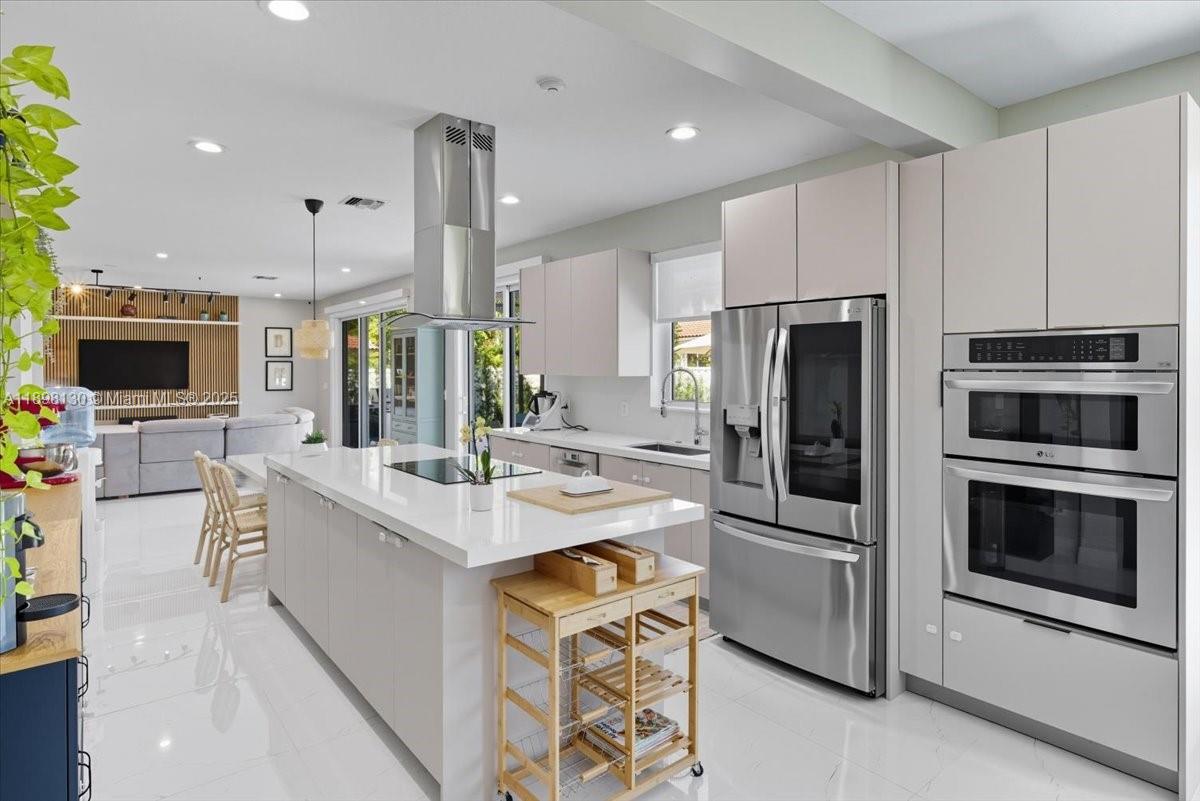 347 Fairmont Rd Weston, FL 33326