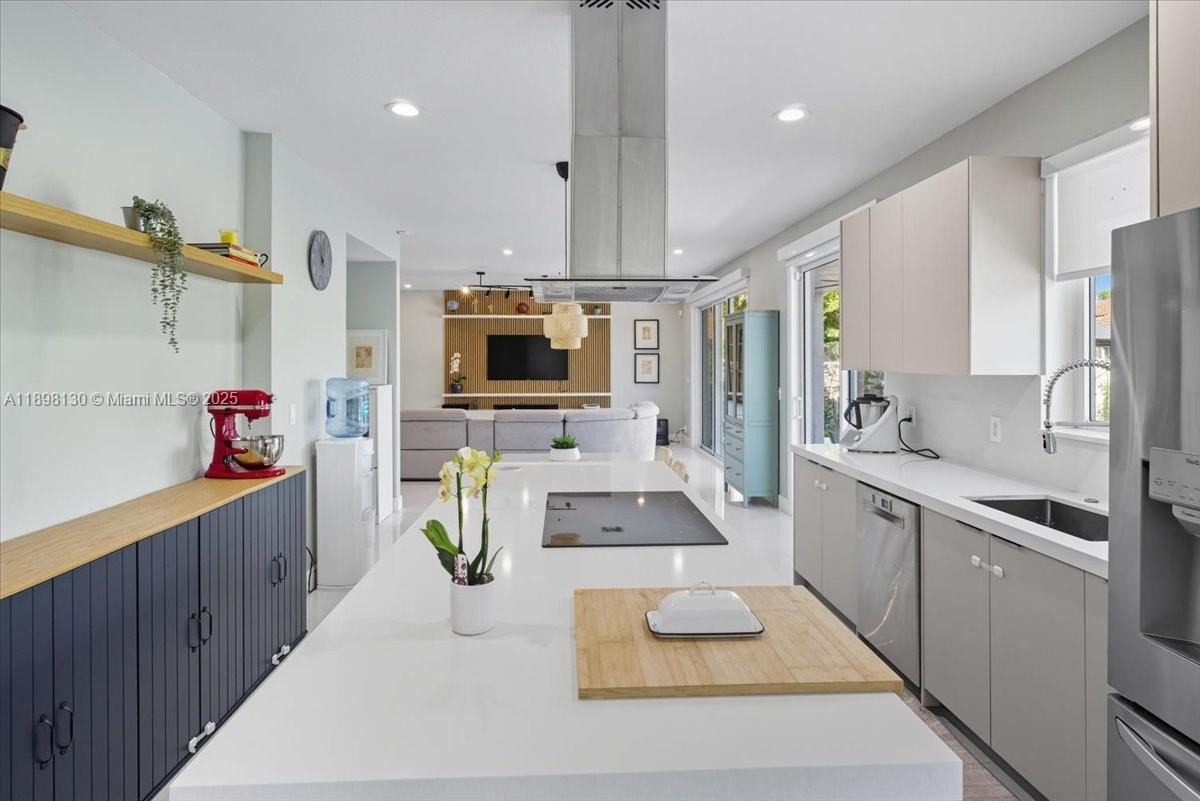 347 Fairmont Rd Weston, FL 33326