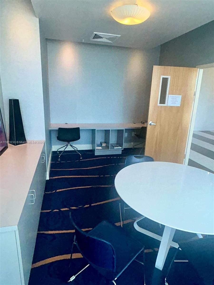 image Latitude On The River30