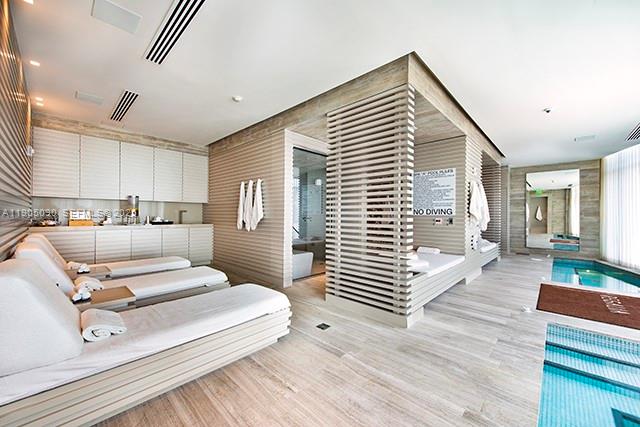 19575 Collins Ave #16 Sunny Isles Beach, FL 33160