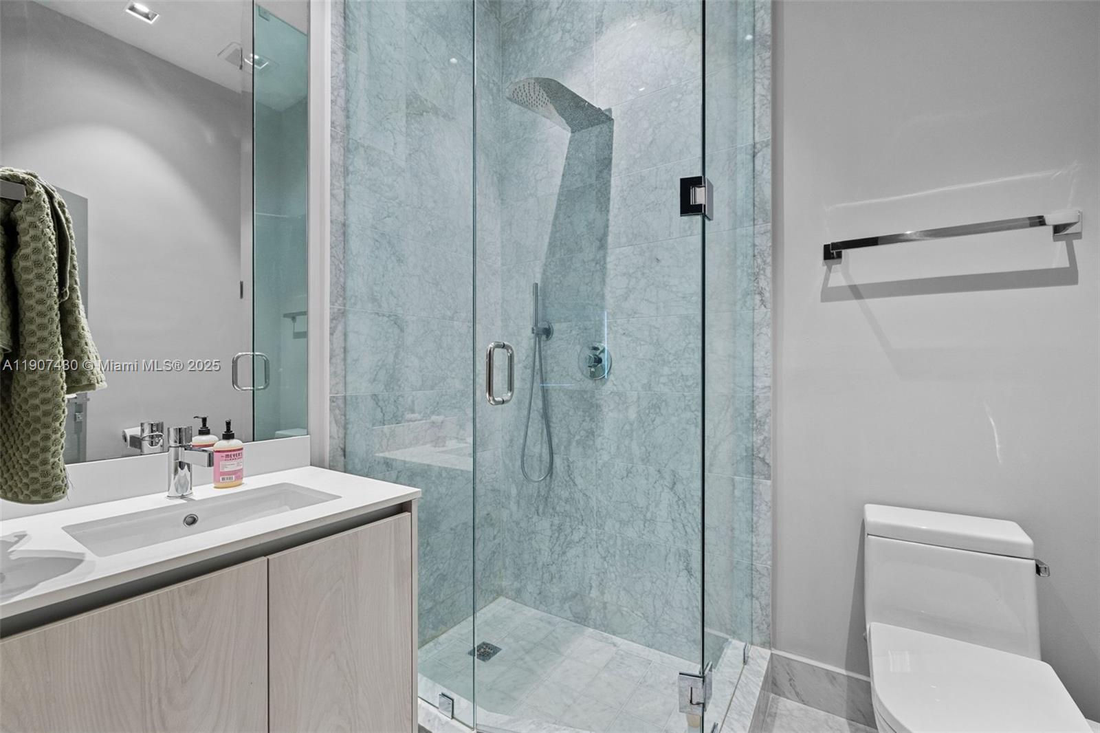 480 NE 31st St #PH5002 Miami, FL 33137