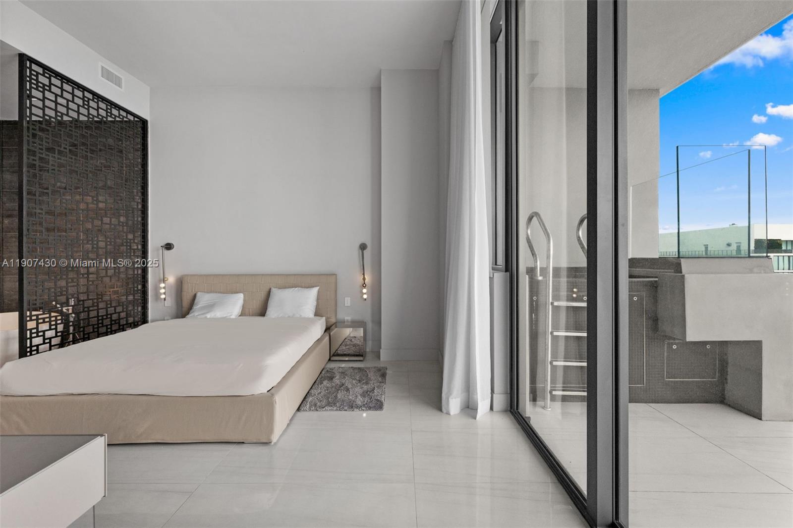 480 NE 31st St #PH5002 Miami, FL 33137