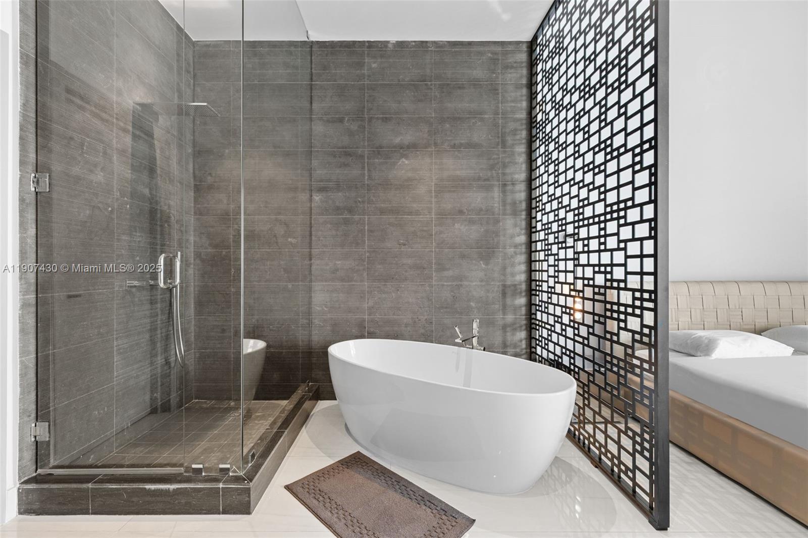 480 NE 31st St #PH5002 Miami, FL 33137