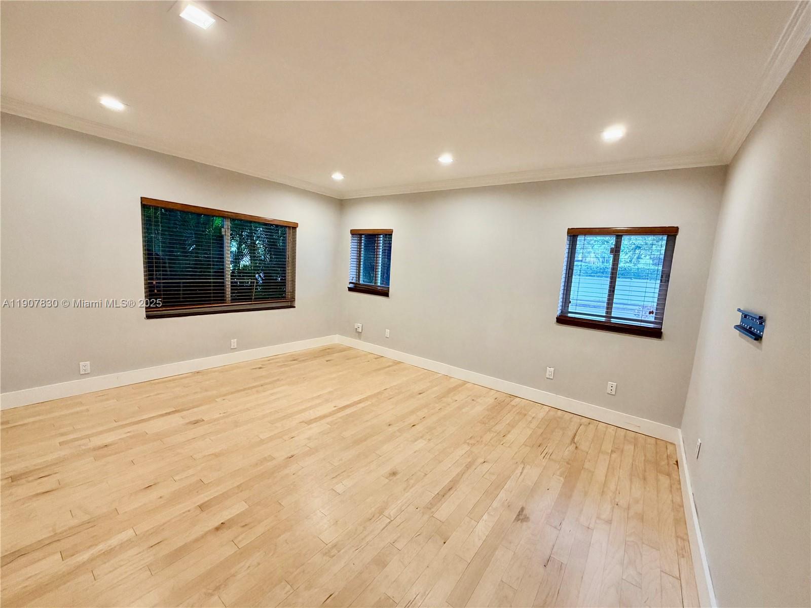 1375 N Biscayne Pt Rd Miami Beach, FL 33141