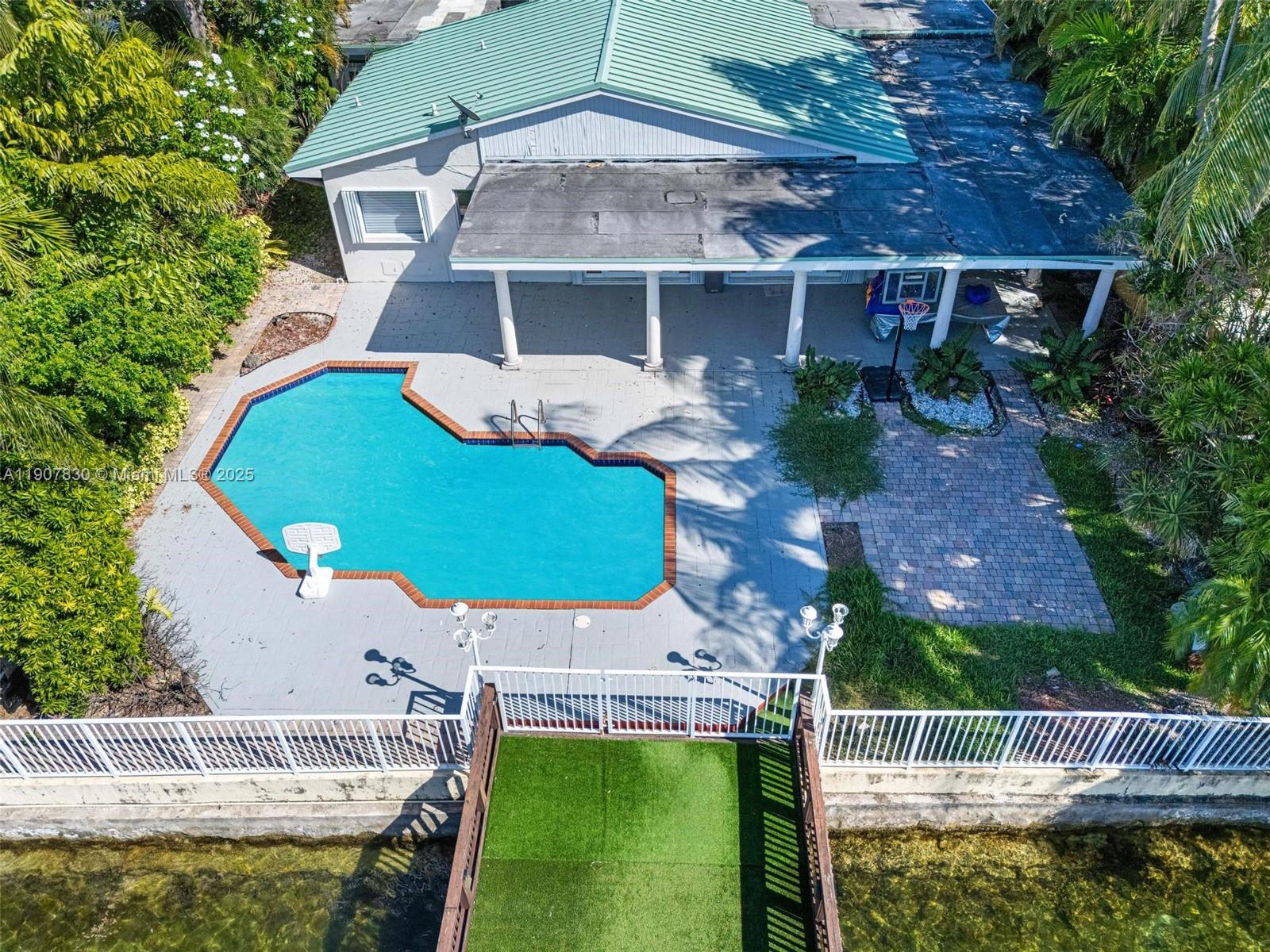 1375 N Biscayne Pt Rd Miami Beach, FL 33141