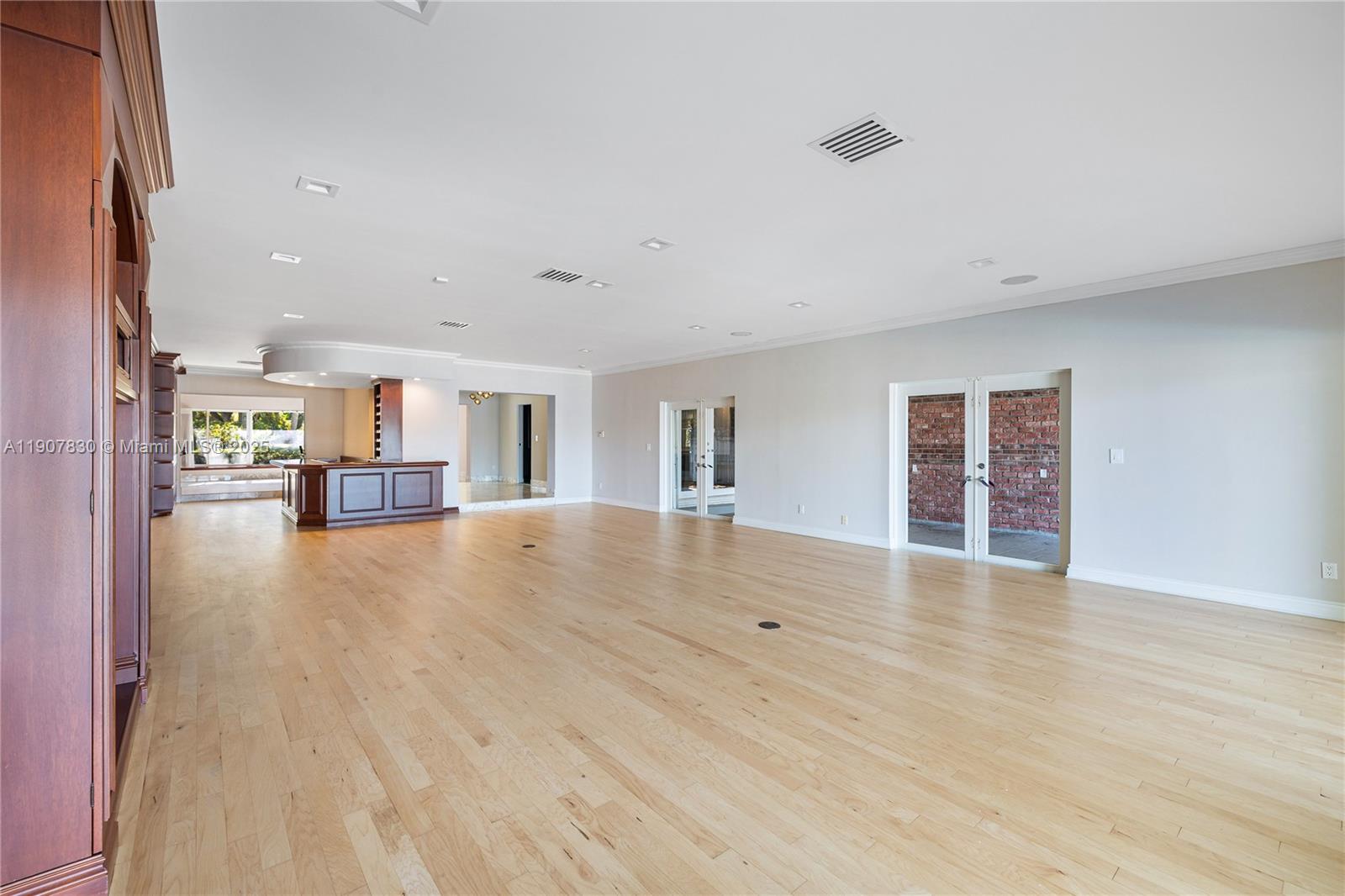 1375 N Biscayne Pt Rd Miami Beach, FL 33141