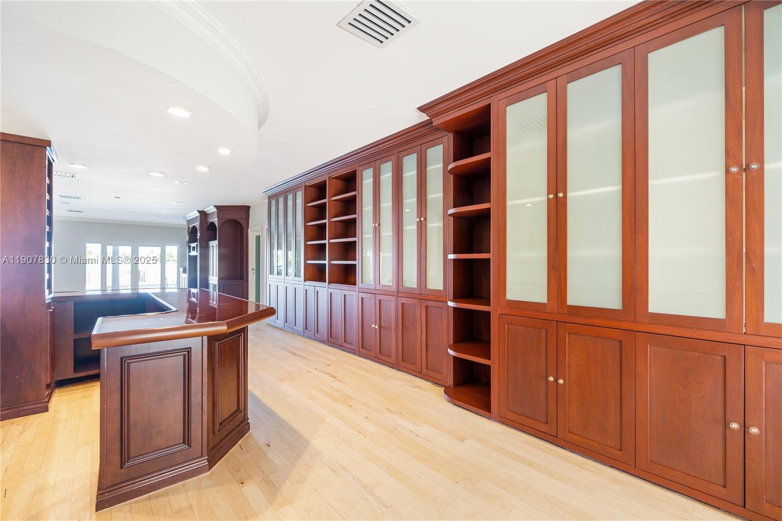 1375 N Biscayne Pt Rd Miami Beach, FL 33141