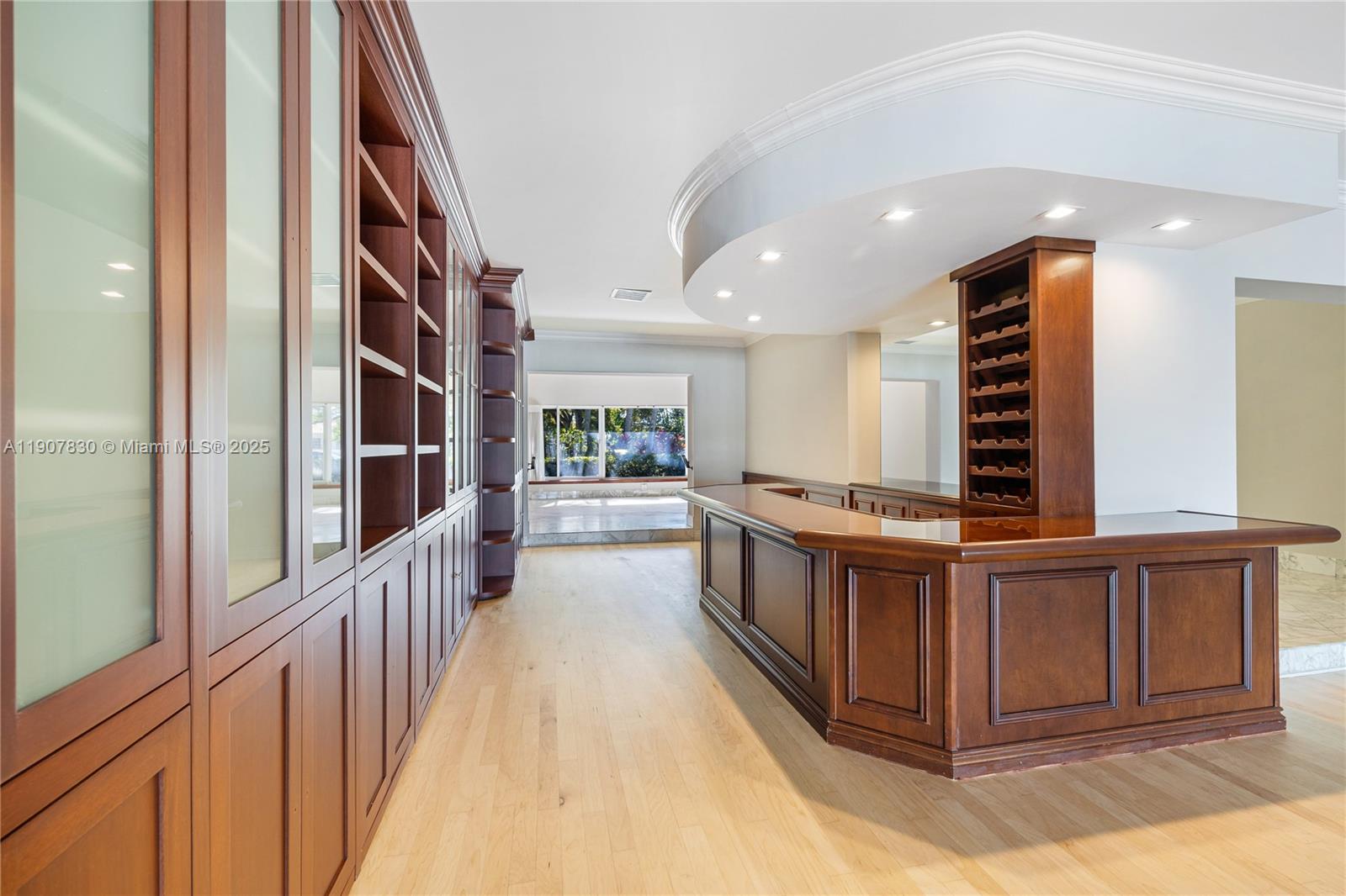 1375 N Biscayne Pt Rd Miami Beach, FL 33141