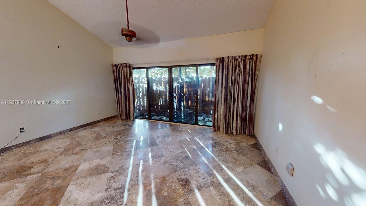 4222 SW 87th Ter Davie, FL 33328