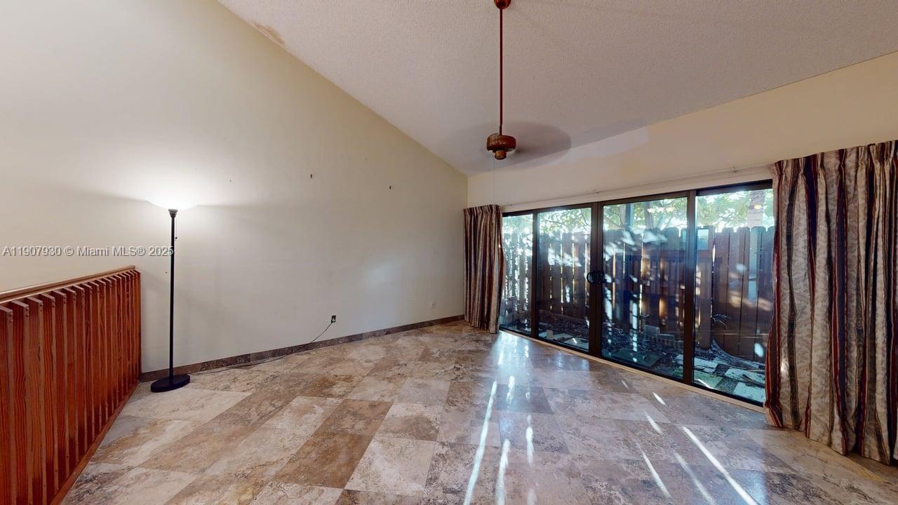 4222 SW 87th Ter Davie, FL 33328