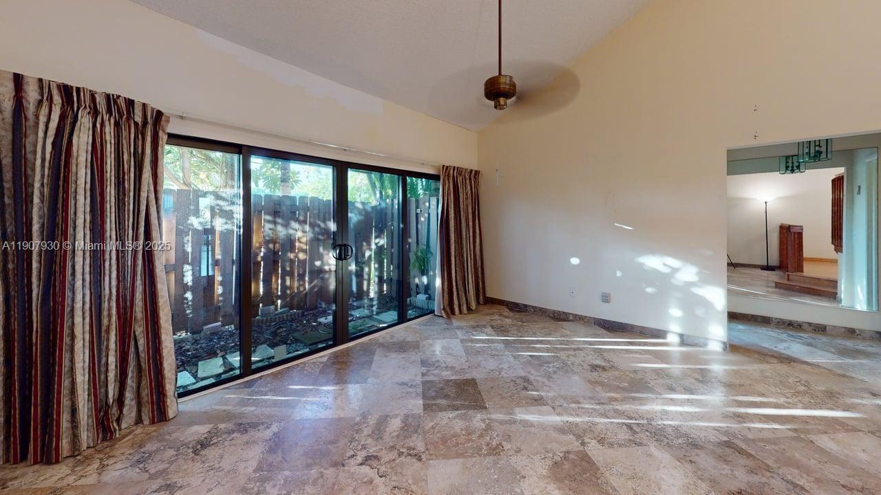 4222 SW 87th Ter Davie, FL 33328