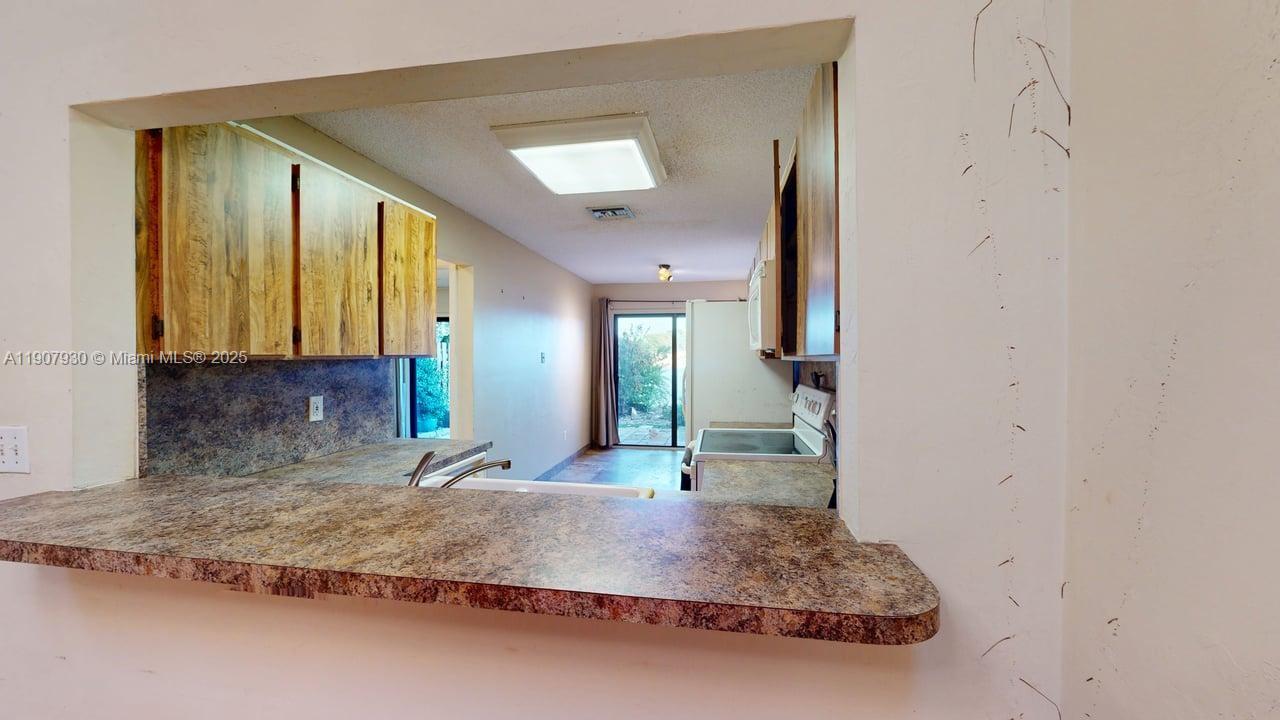 4222 SW 87th Ter Davie, FL 33328