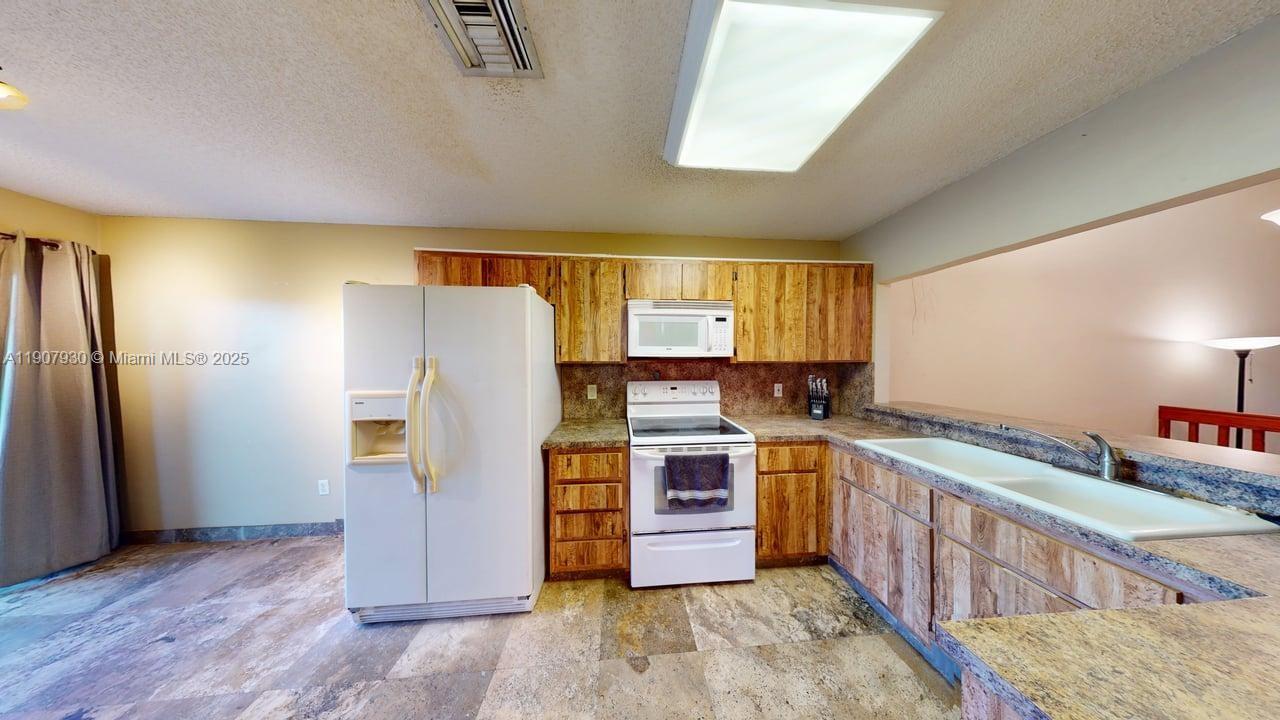 4222 SW 87th Ter Davie, FL 33328