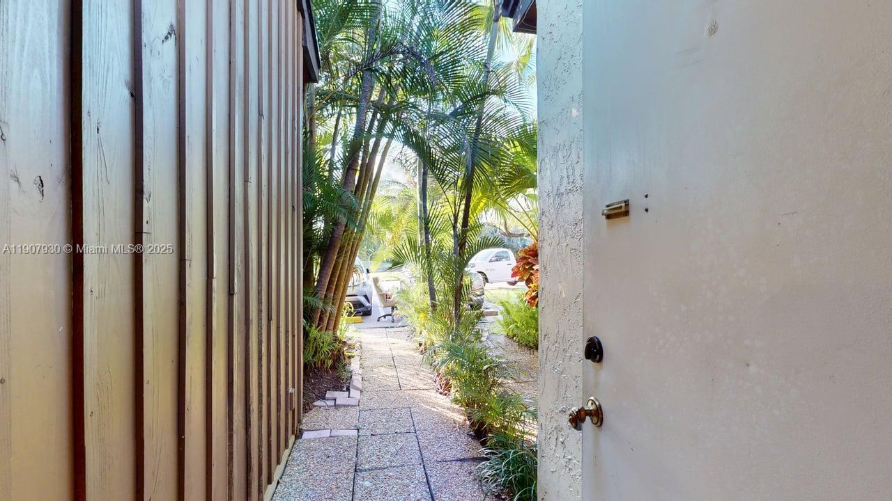 4222 SW 87th Ter Davie, FL 33328