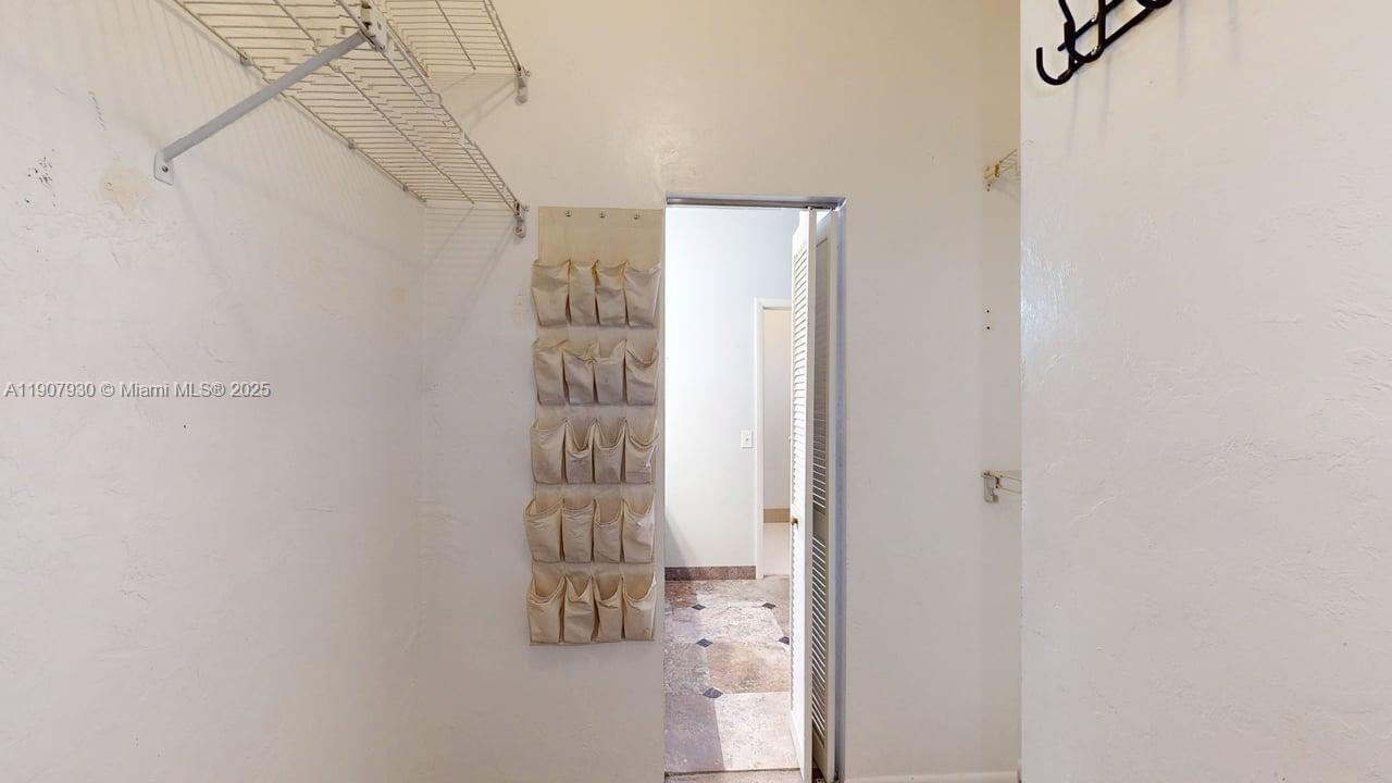 4222 SW 87th Ter Davie, FL 33328