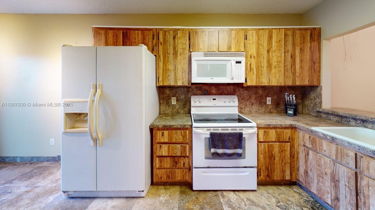 4222 SW 87th Ter Davie, FL 33328