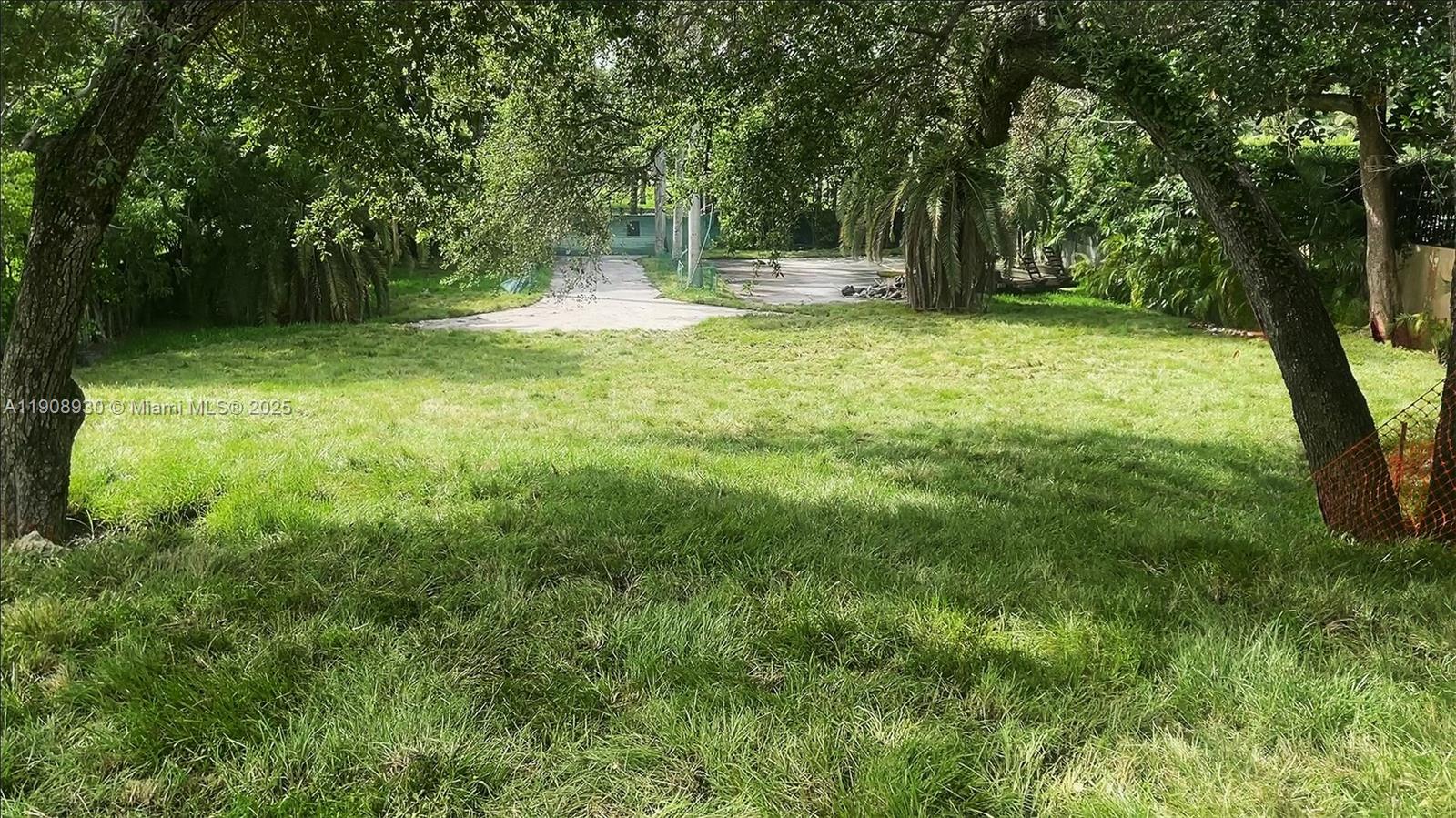 3231 Calusa St Miami, FL 33133