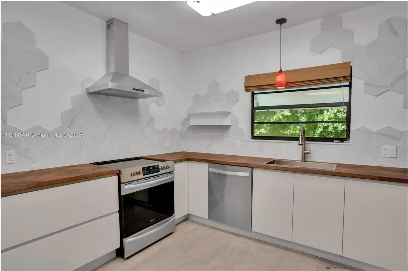 118 E 3rd Ct Miami Beach, FL 33139