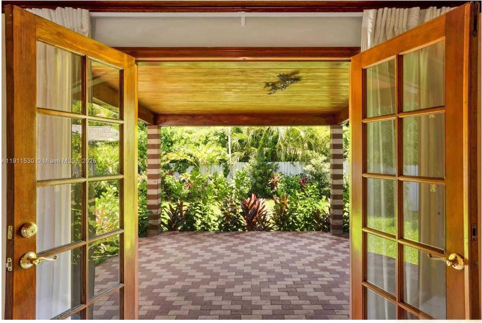 118 E 3rd Ct Miami Beach, FL 33139