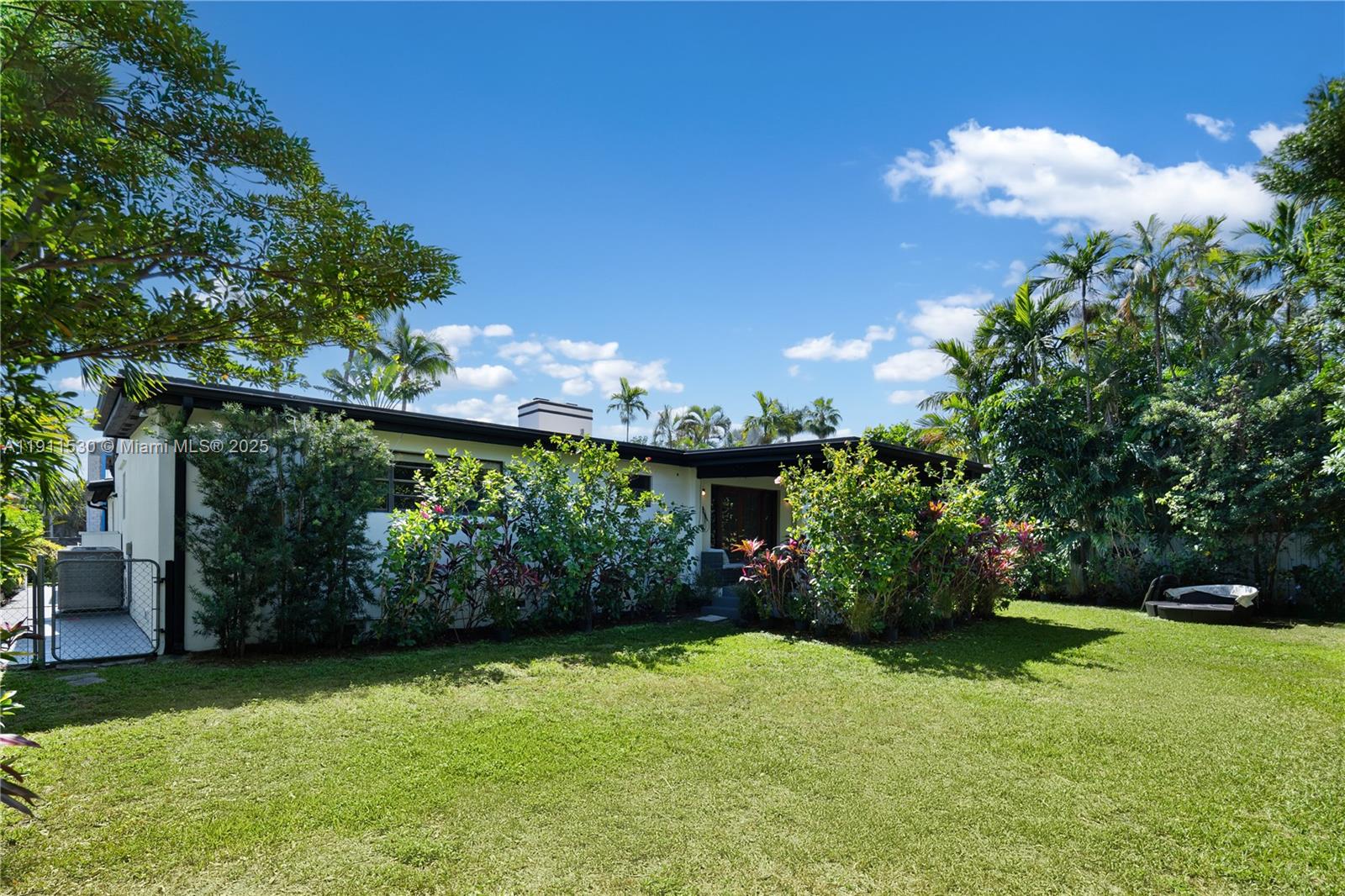 118 E 3rd Ct Miami Beach, FL 33139