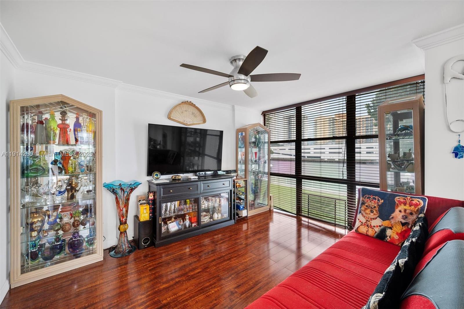 1000 Parkview Dr #220 Hallandale Beach, FL 33009