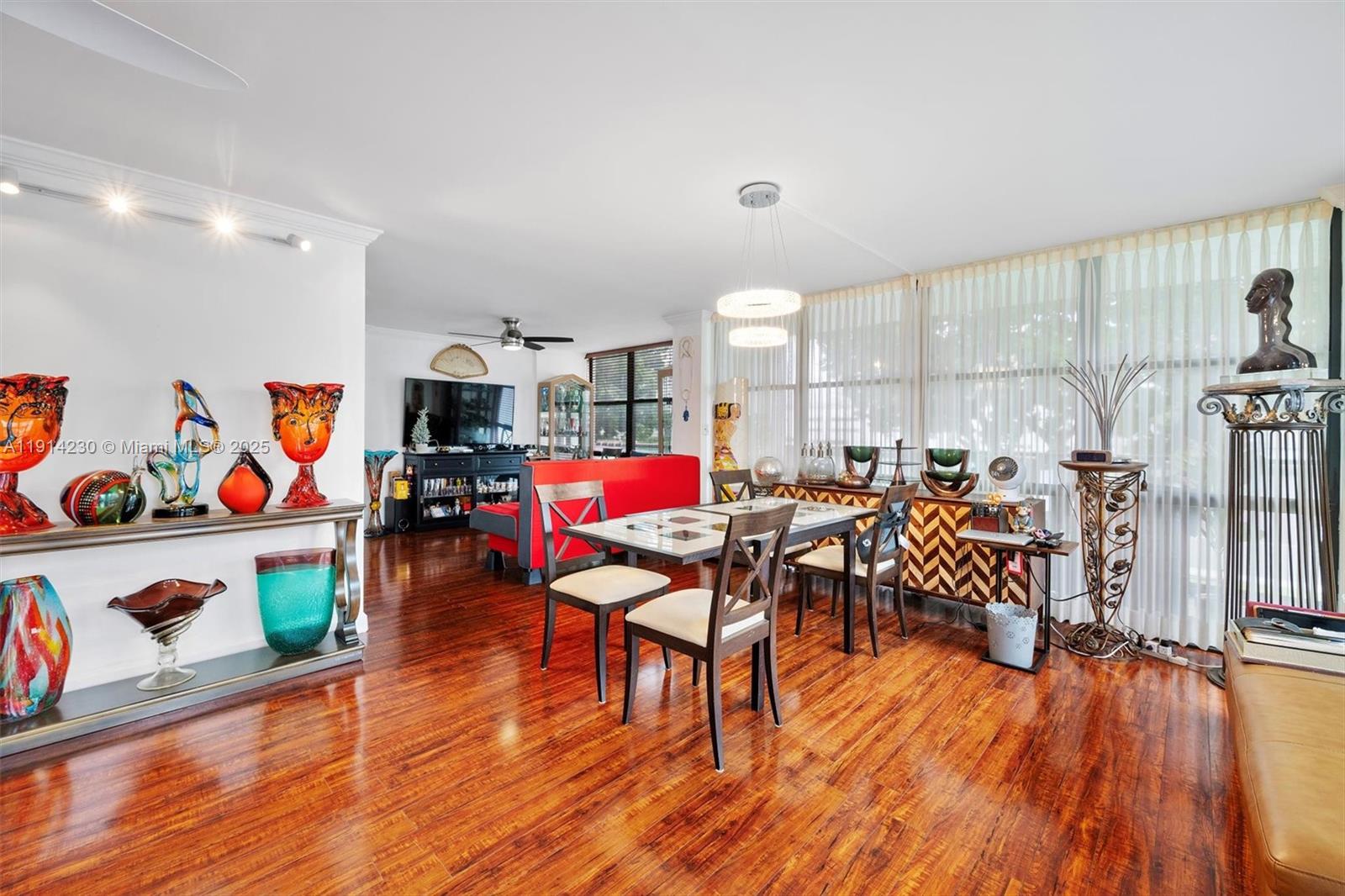 1000 Parkview Dr #220 Hallandale Beach, FL 33009