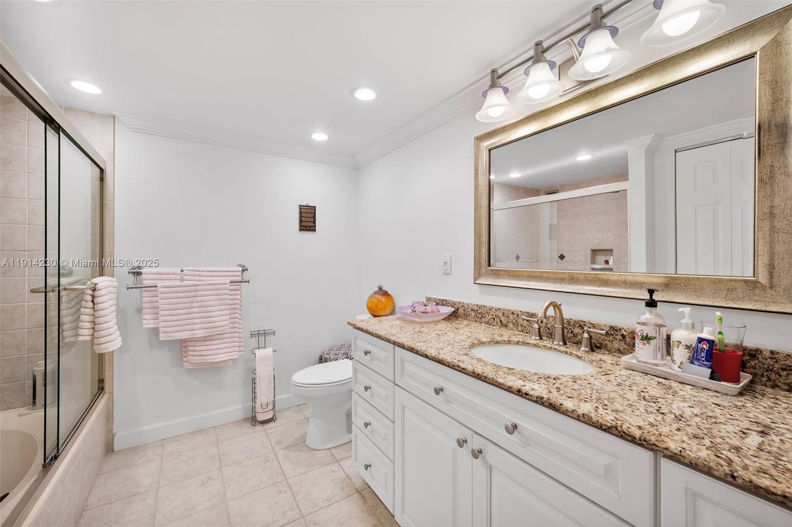 1000 Parkview Dr #220 Hallandale Beach, FL 33009