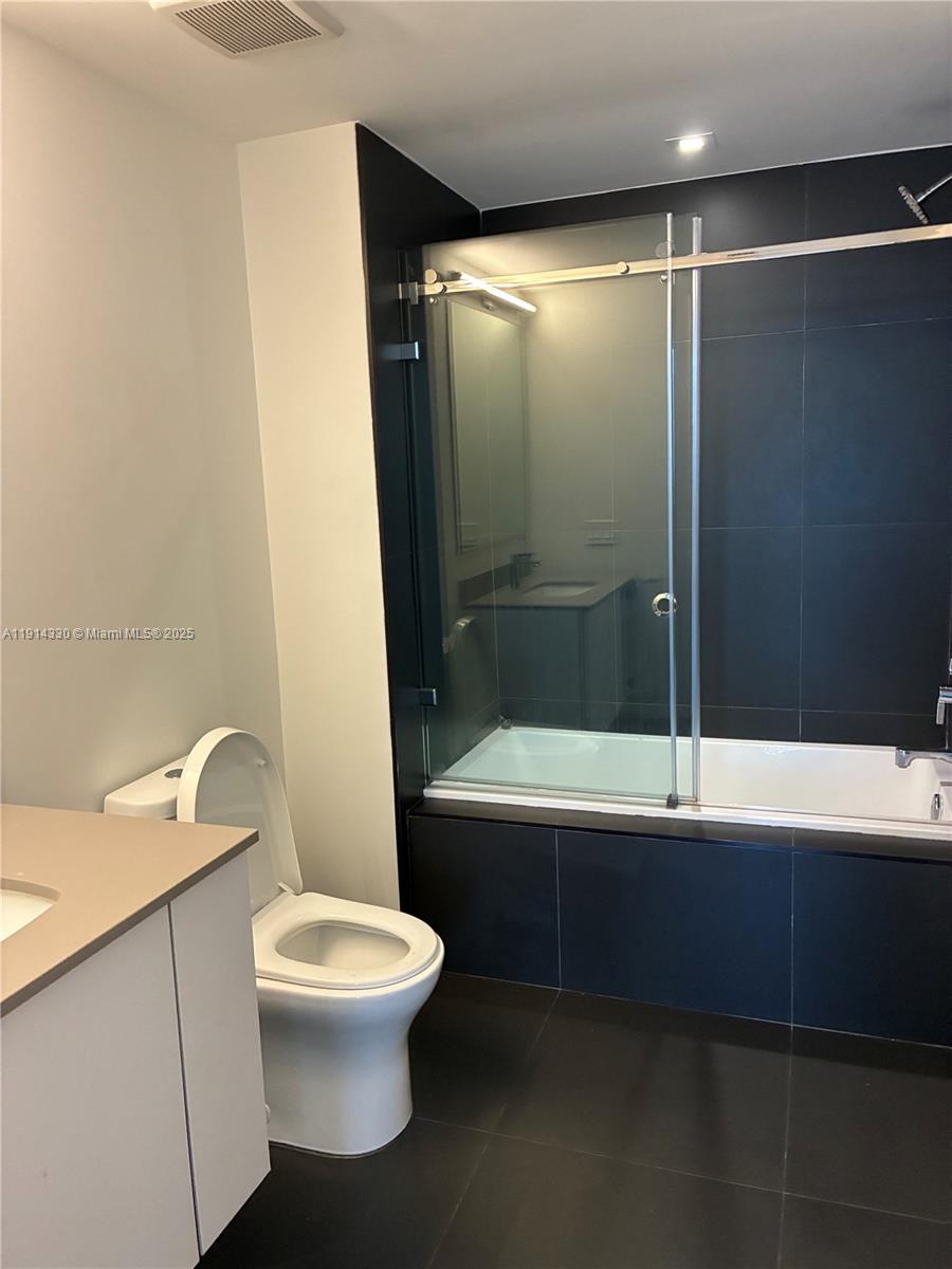 image Canvas Condo12